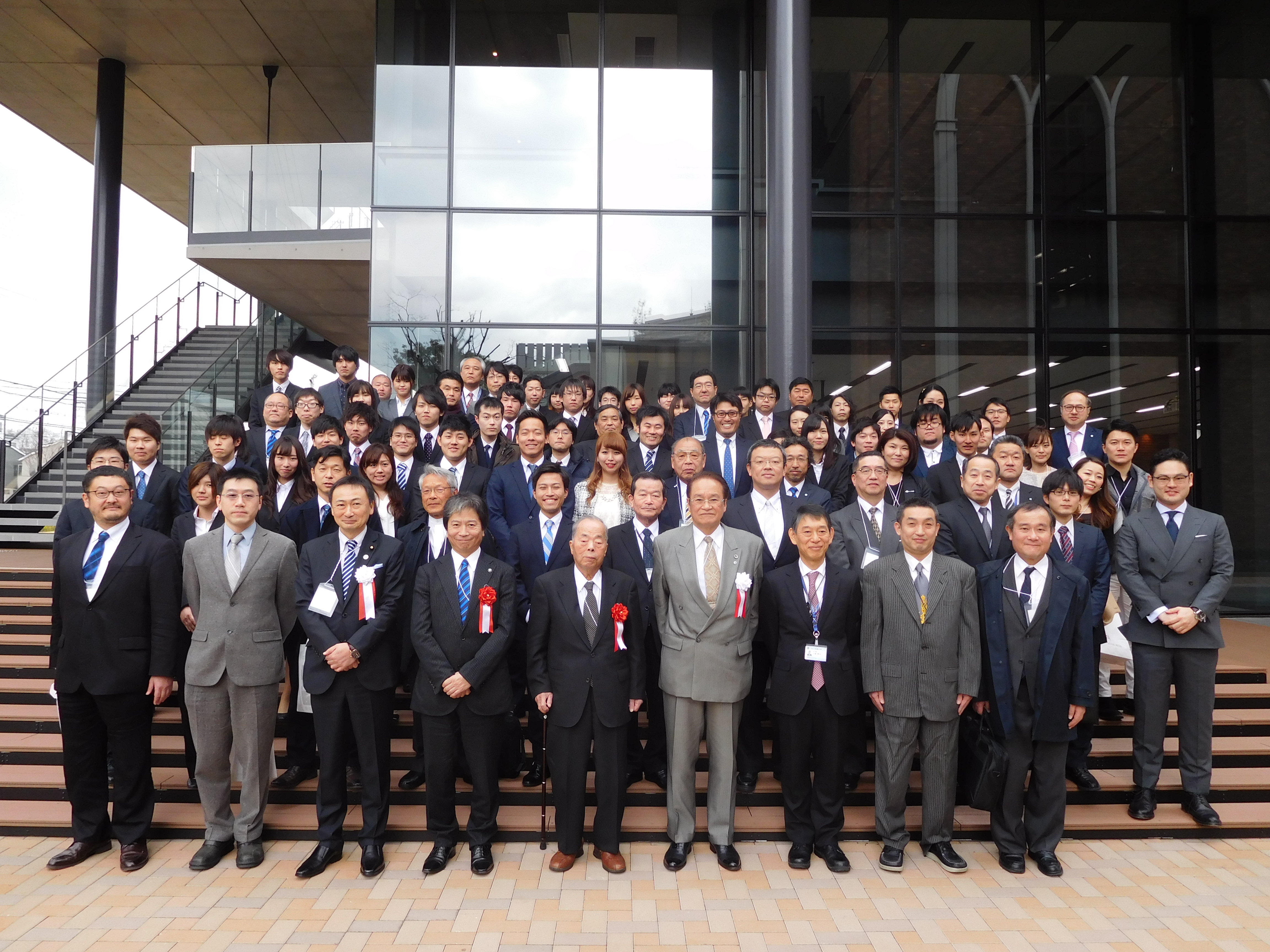 平成２８年度近畿大学法学部卒業予定者激励会 同窓会を開催いたしました 近畿大学法学部 法友会